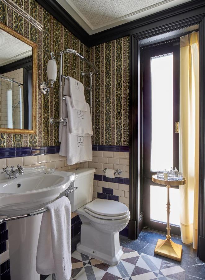 Triana House Boutique Hotel Séville Extérieur photo